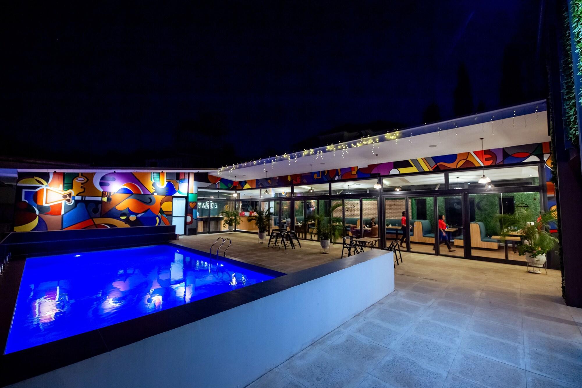 Restaurant BRICKSPOINT BOUTIQUE APARTHOTEL ASOKORO