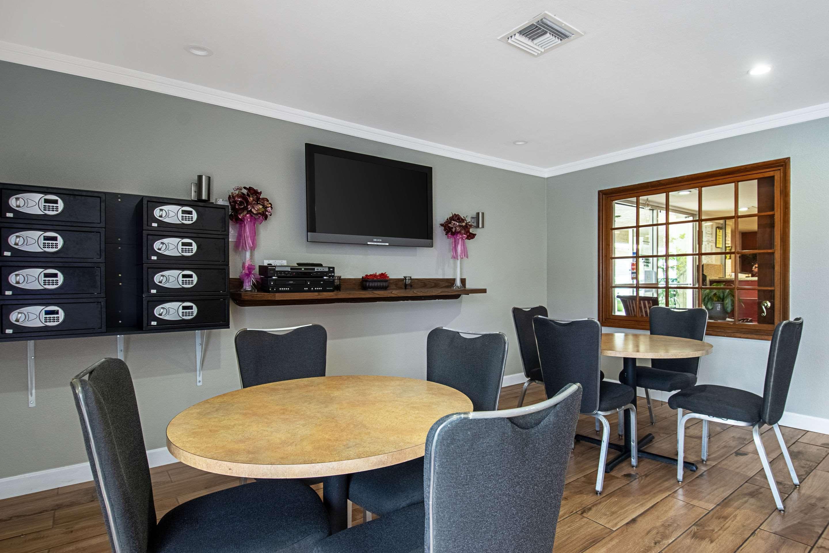 Restaurant The Berry Inn