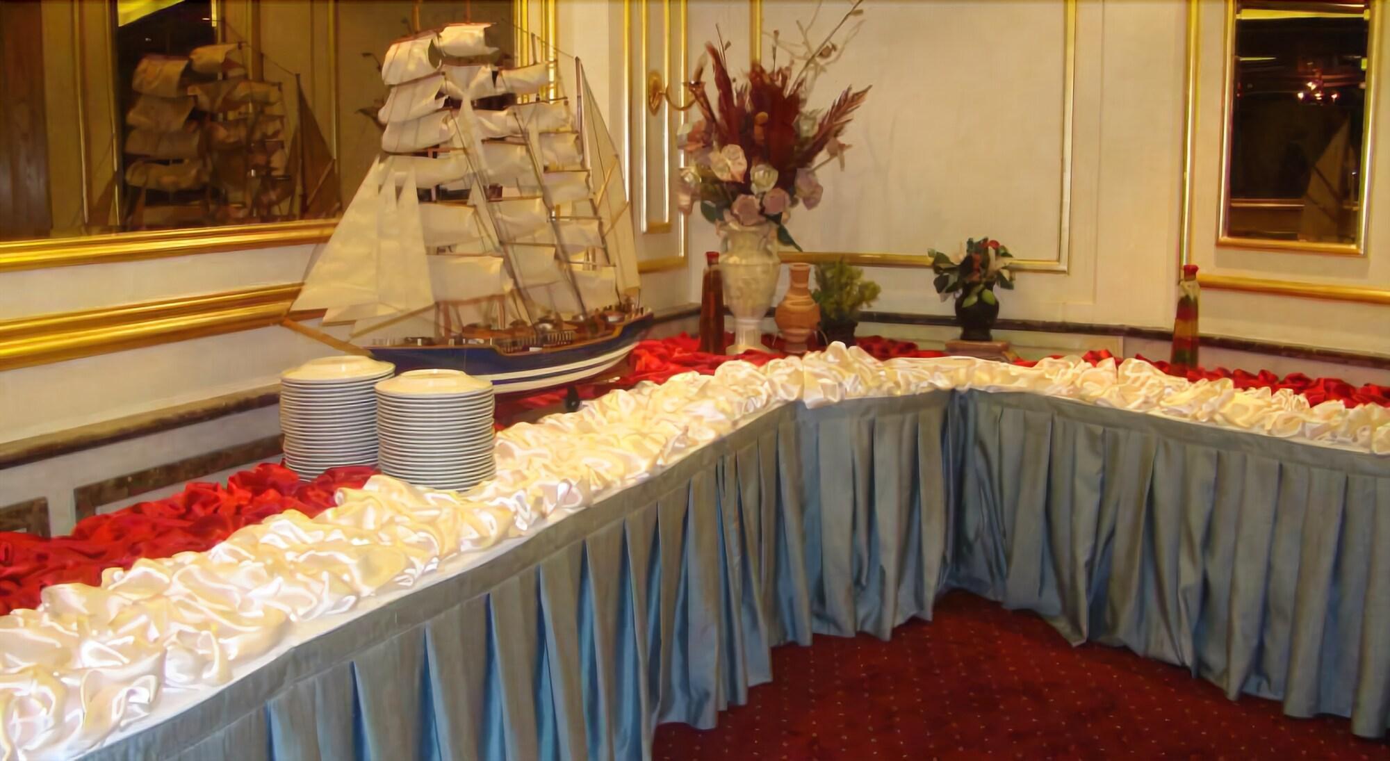 Restaurant Palestine Hotel Makkah