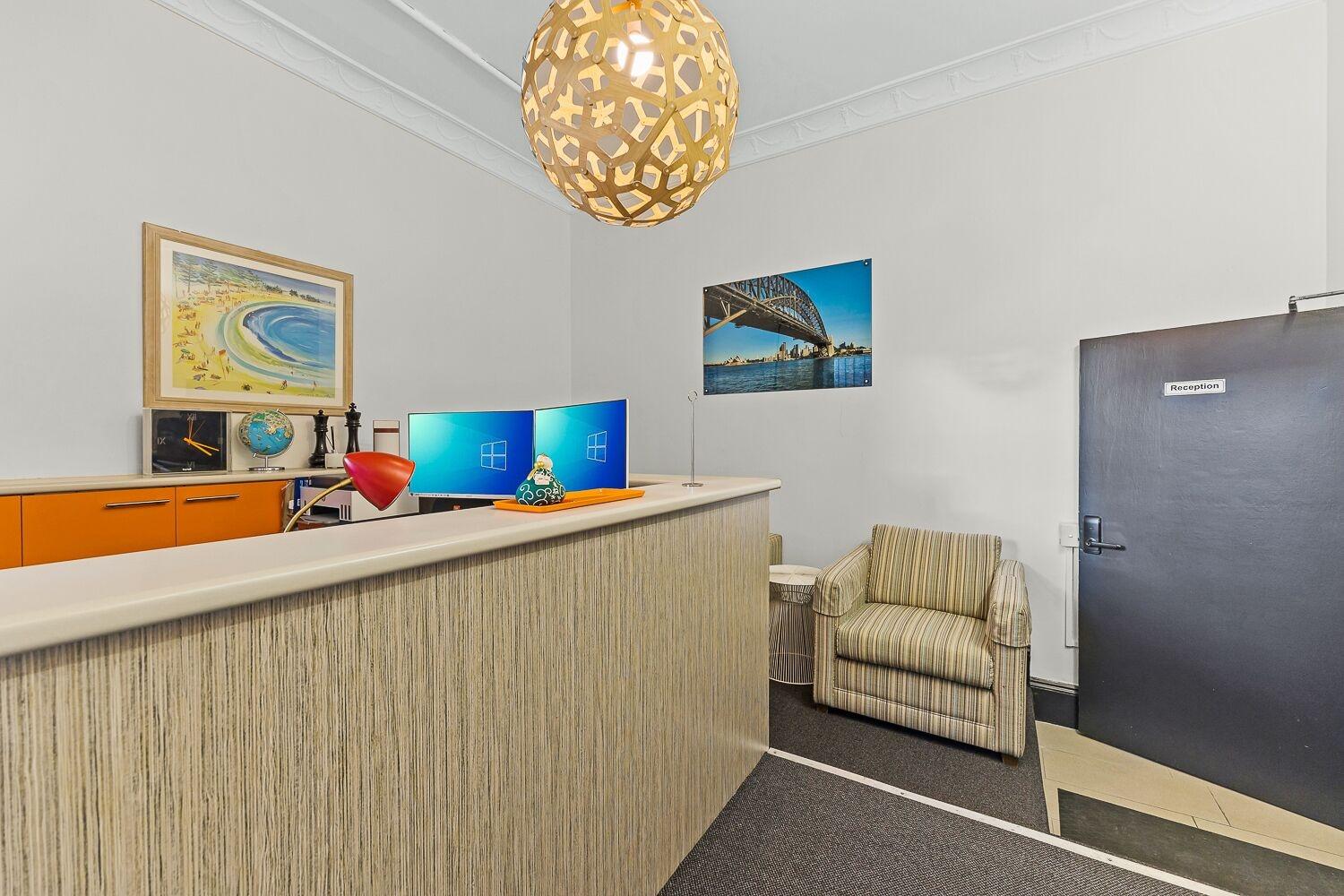 Vista Lobby London Plane Backpackers - Hostel