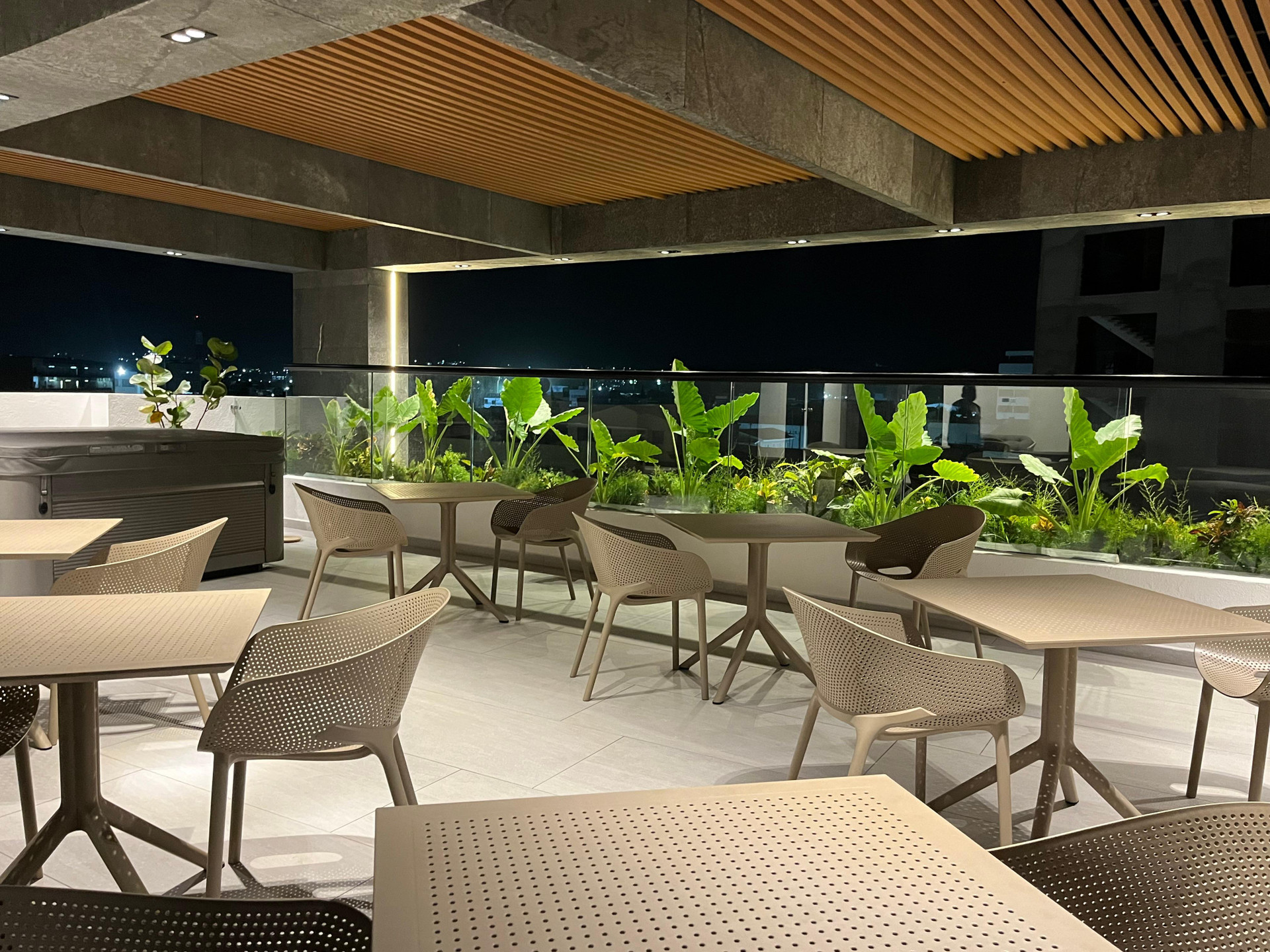 Varios Hotel Delamar