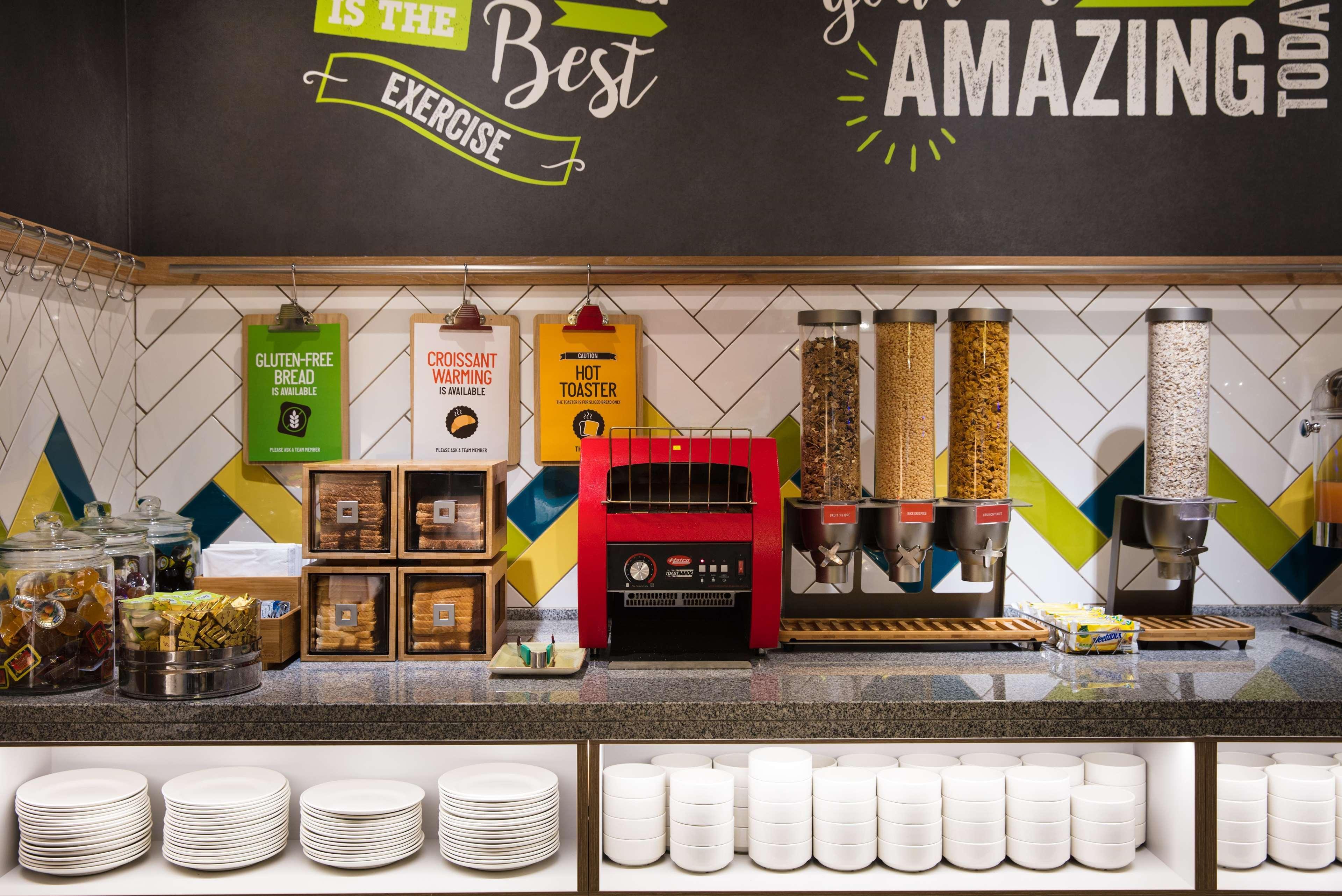 Restaurant Hampton by Hilton Exeter Airport