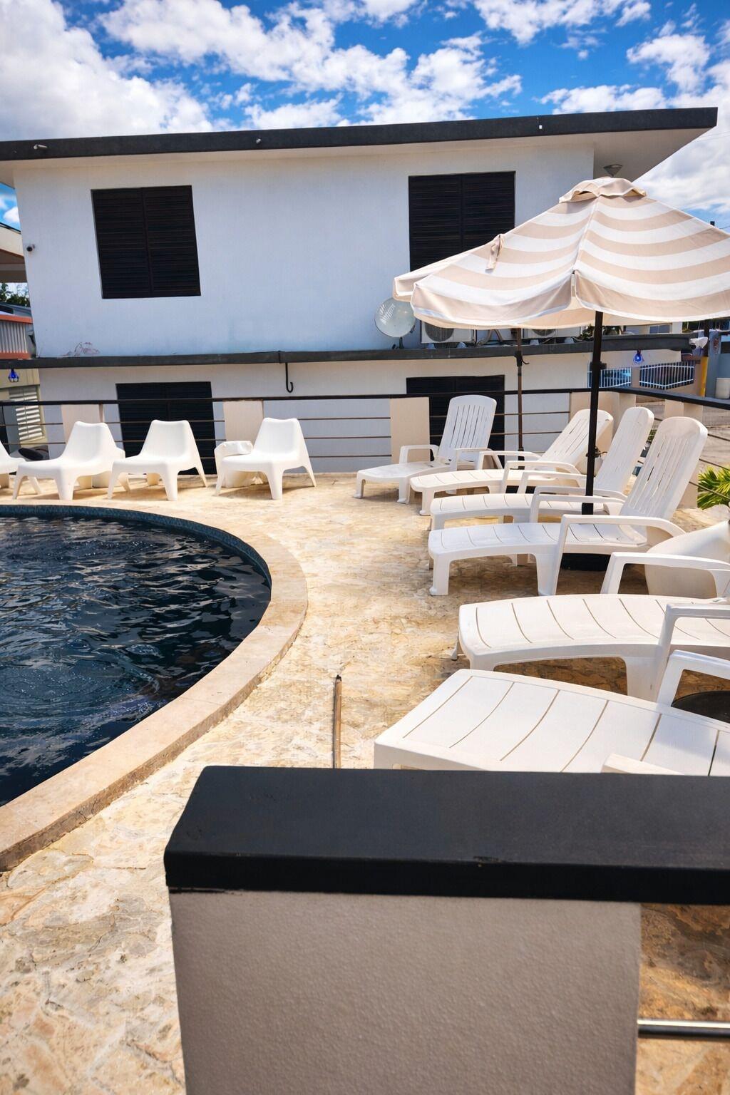 Vista Piscina Luichy's Seaside Hotel