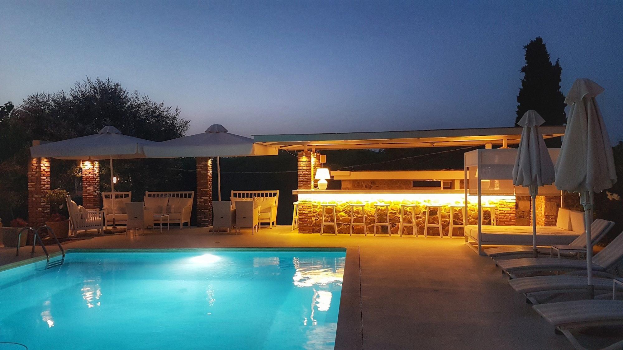 Bar/Salón Oikies Small Elegant Houses