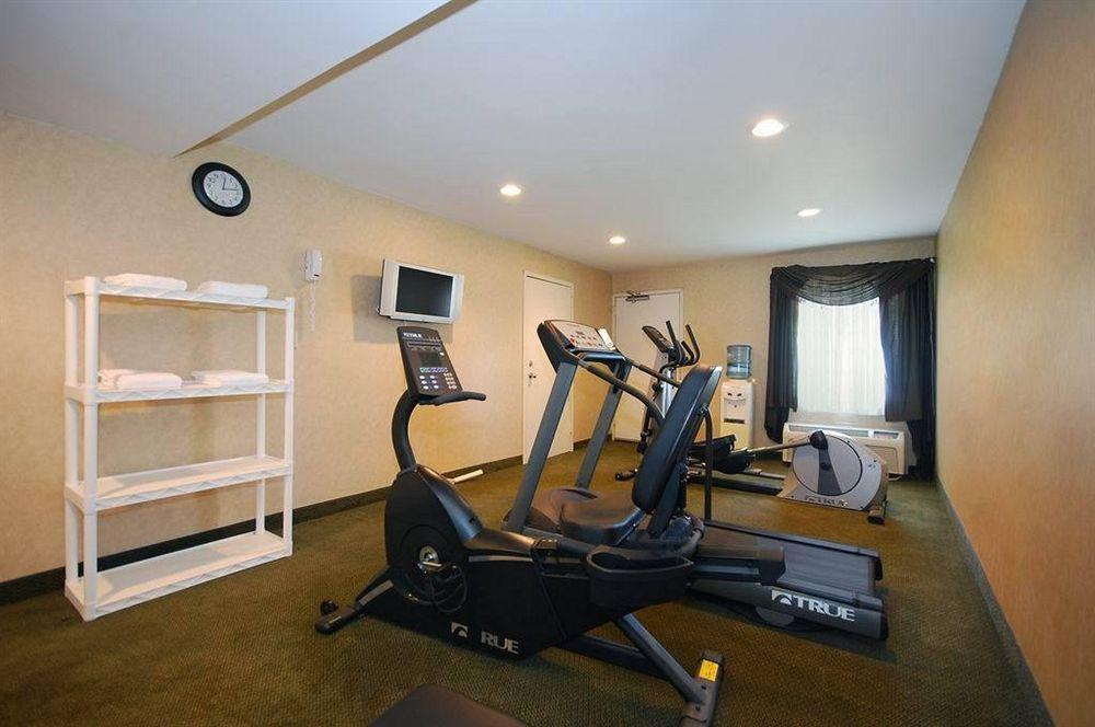 Gimnasio SureStay Hotel by Best Western East Brunswick
