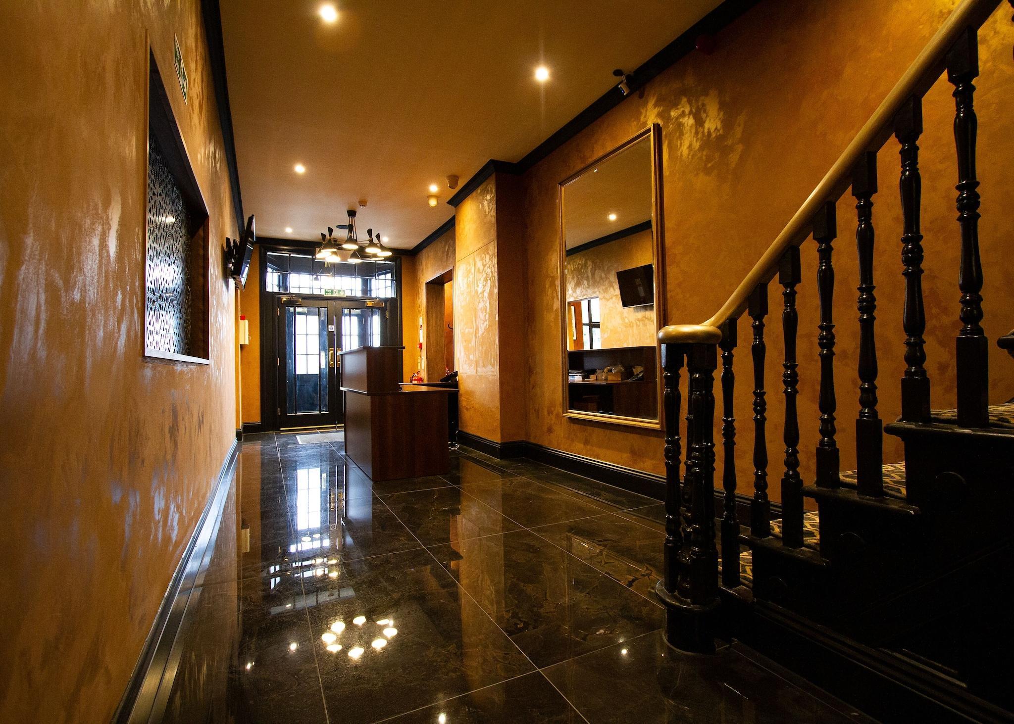 Vista Lobby The Hadley Hotel