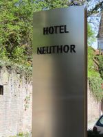 Alojamiento - Hotel Neuthor
