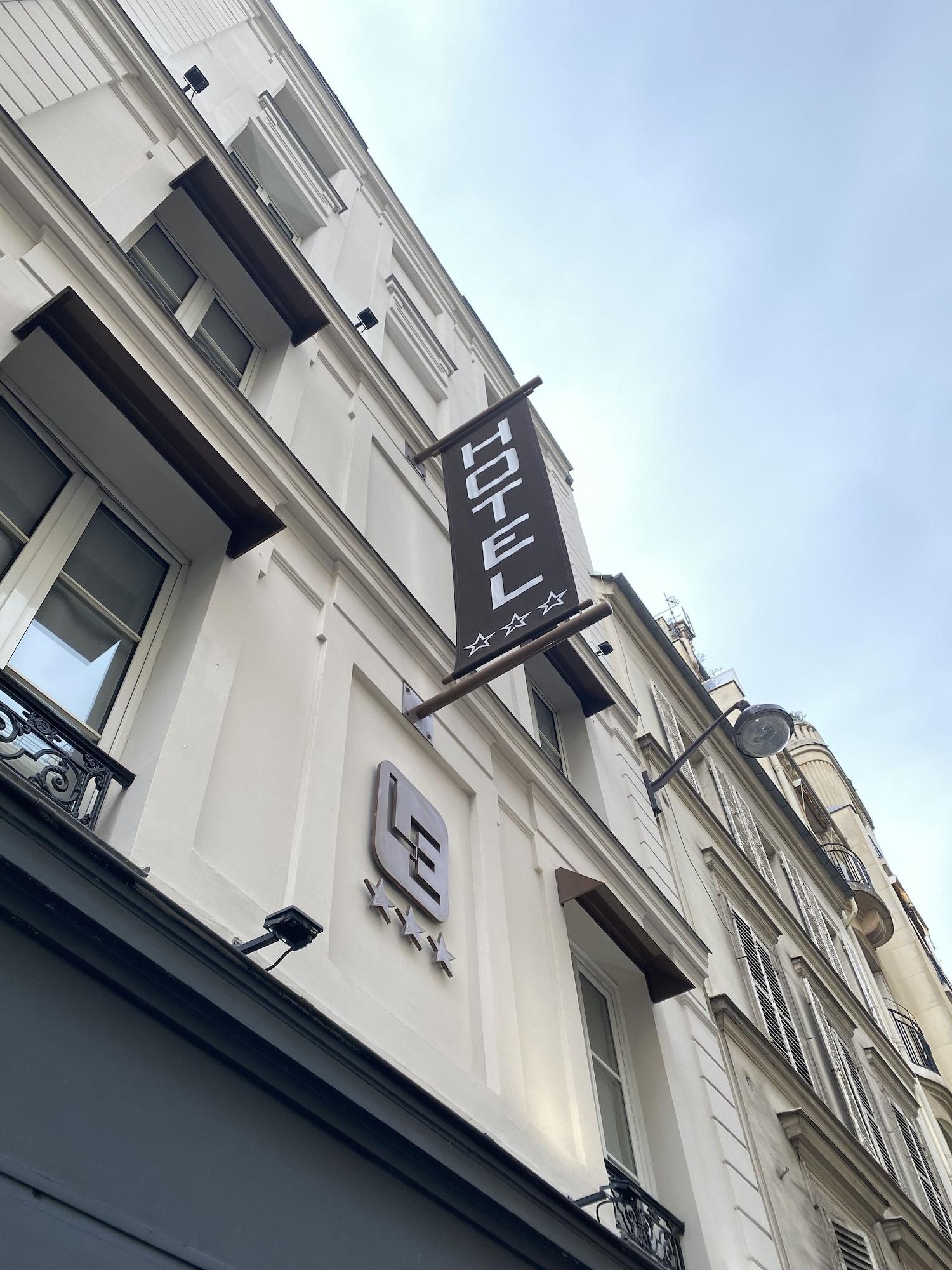 Vista Exterior Hotel Longchamp Elysees