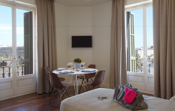 Duquesa Suites Landmark Hotel by Duquessa Hotel Collection