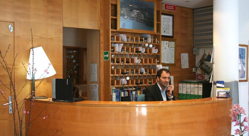 Vista Lobby Alfredo Hotel