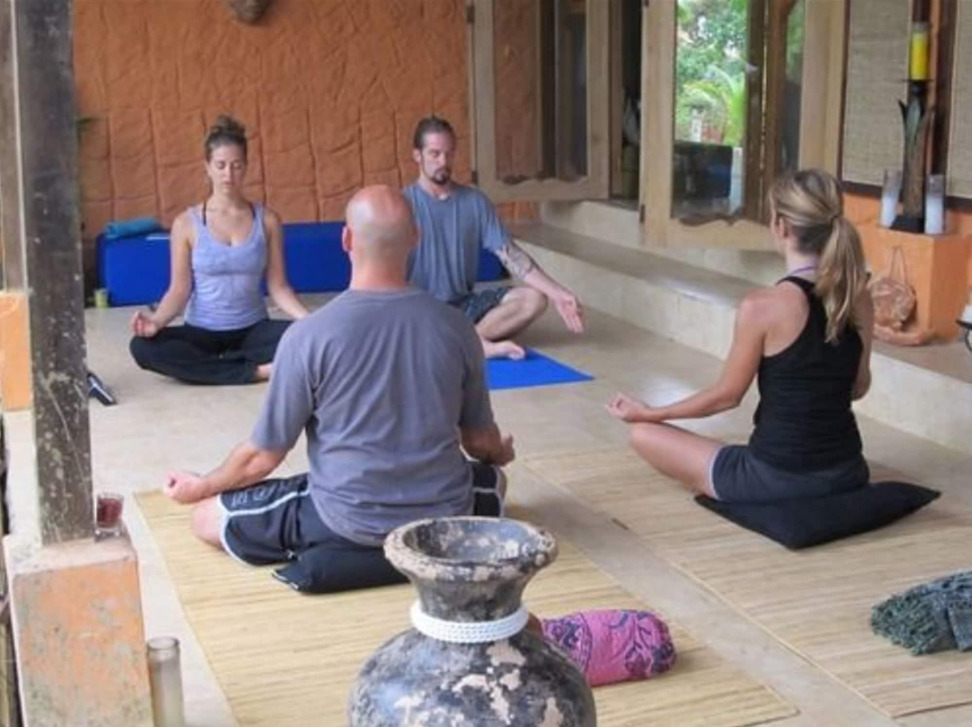 Gimnasio Popa Paradise Beach Resort