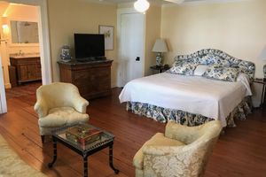 Alquiler Vacacional - 'Pop Castle' Historic Gem on the Rappahannock River