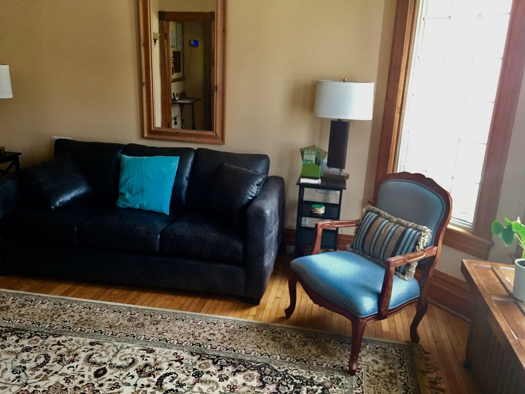 Vista Lobby Ellis House B&B, Niagara Falls