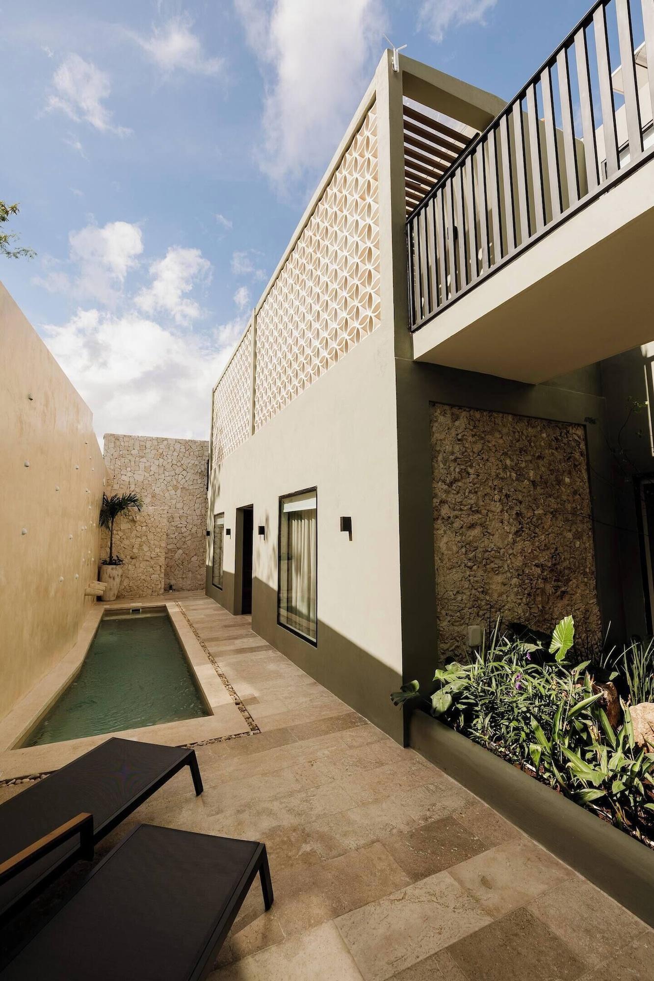 Playa Private suite with garden view
