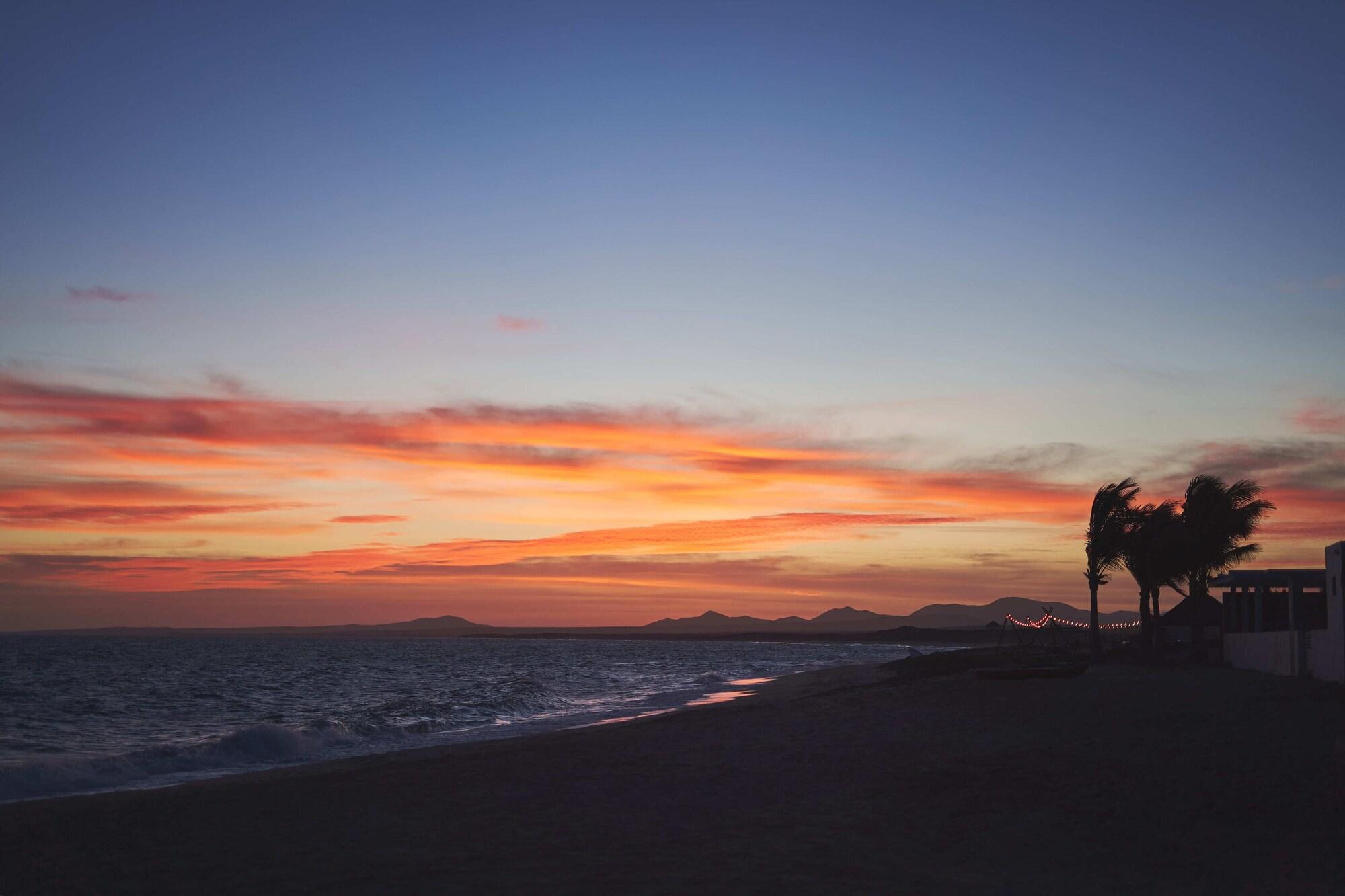 Playa La Ventana Hostel and Hotel