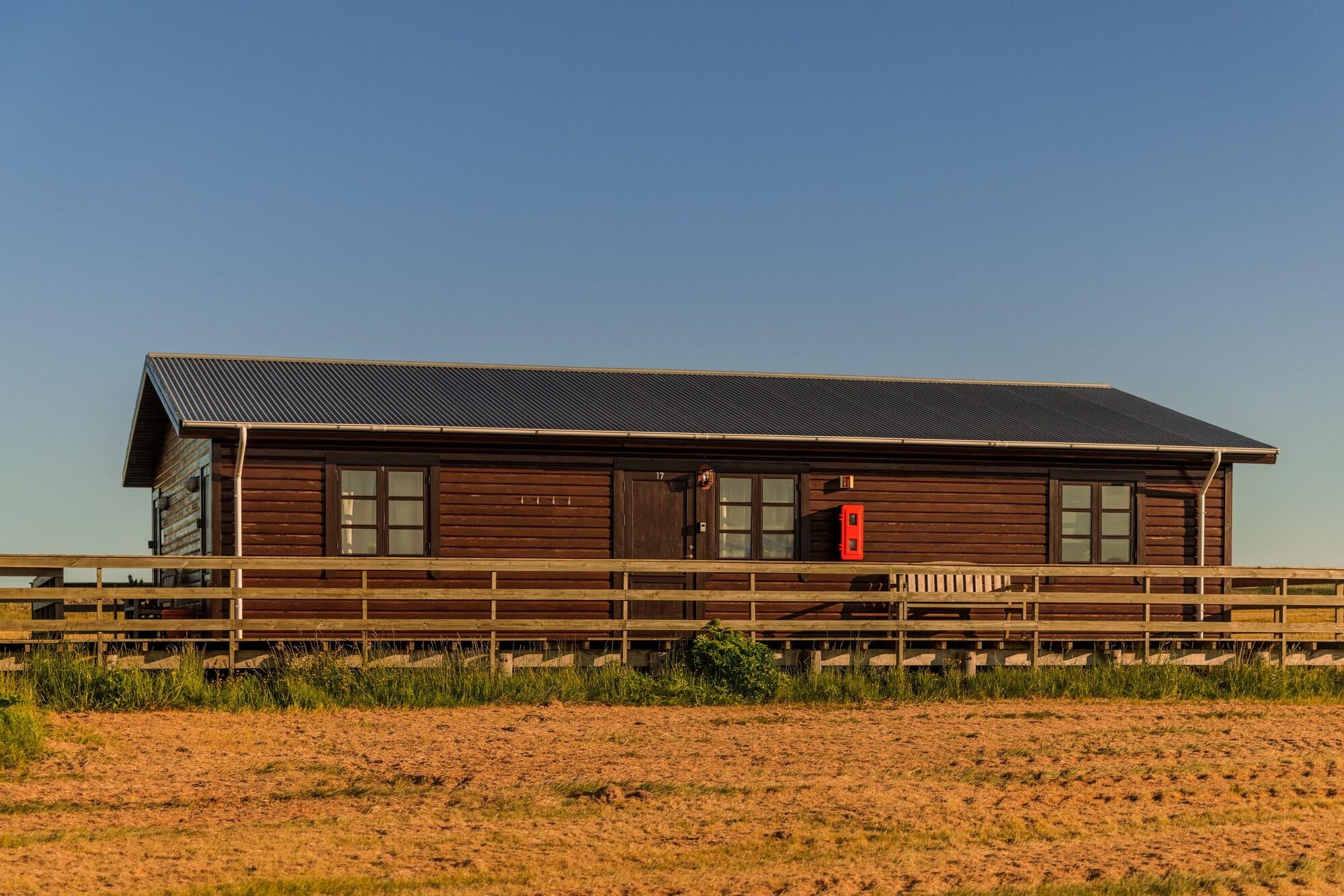 Vista Exterior Riverfront Lodge
