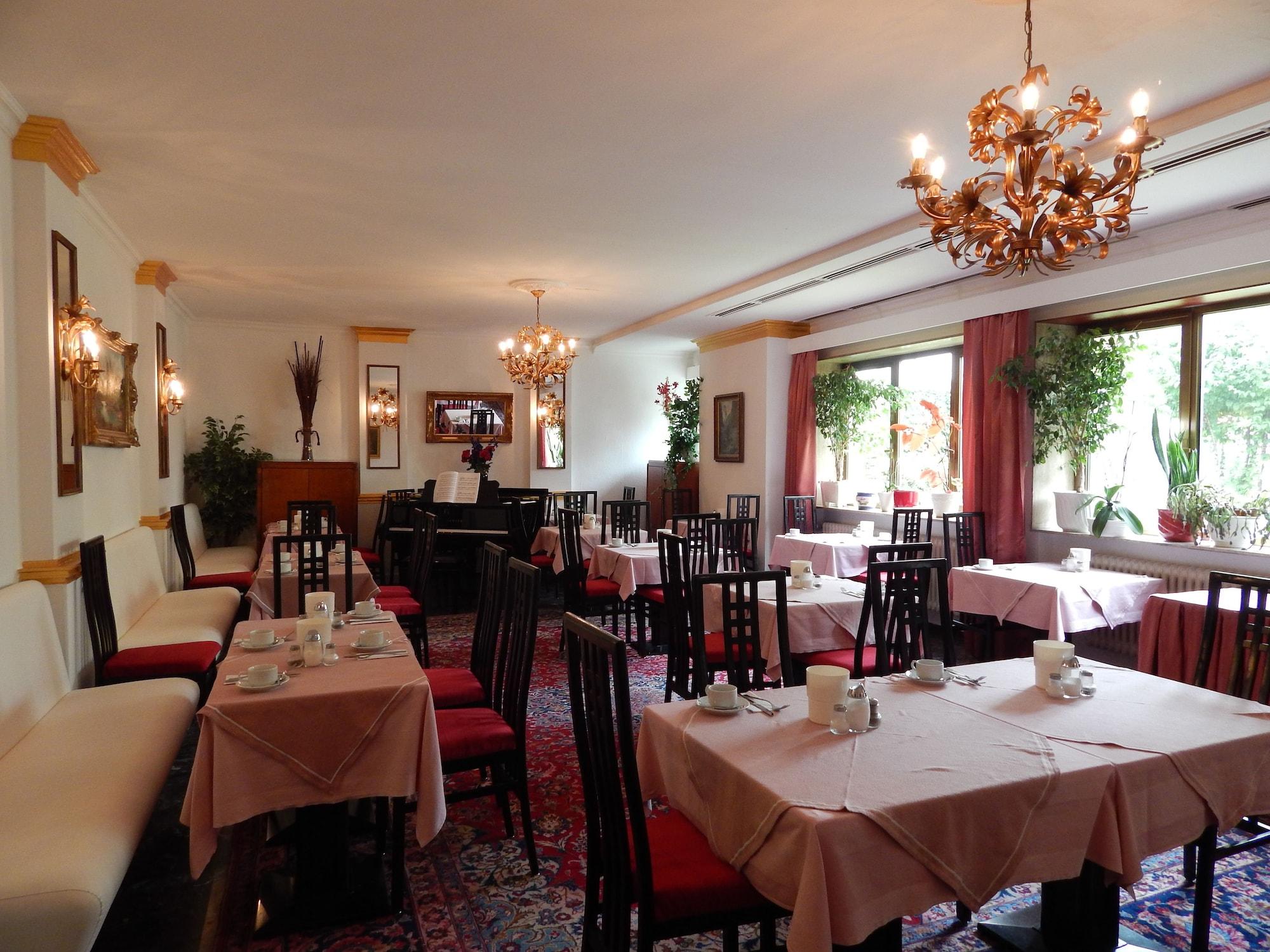 Restaurant Montree Hotel