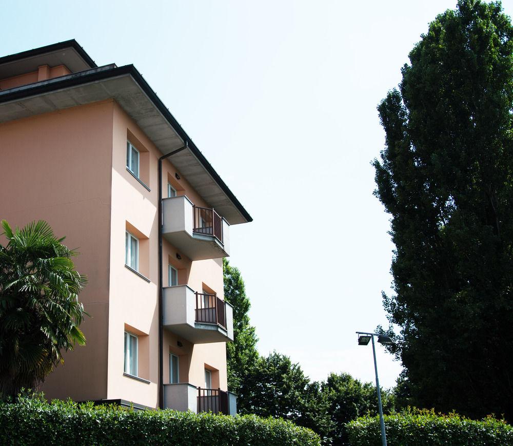 Vista Exterior Hotel Visconti