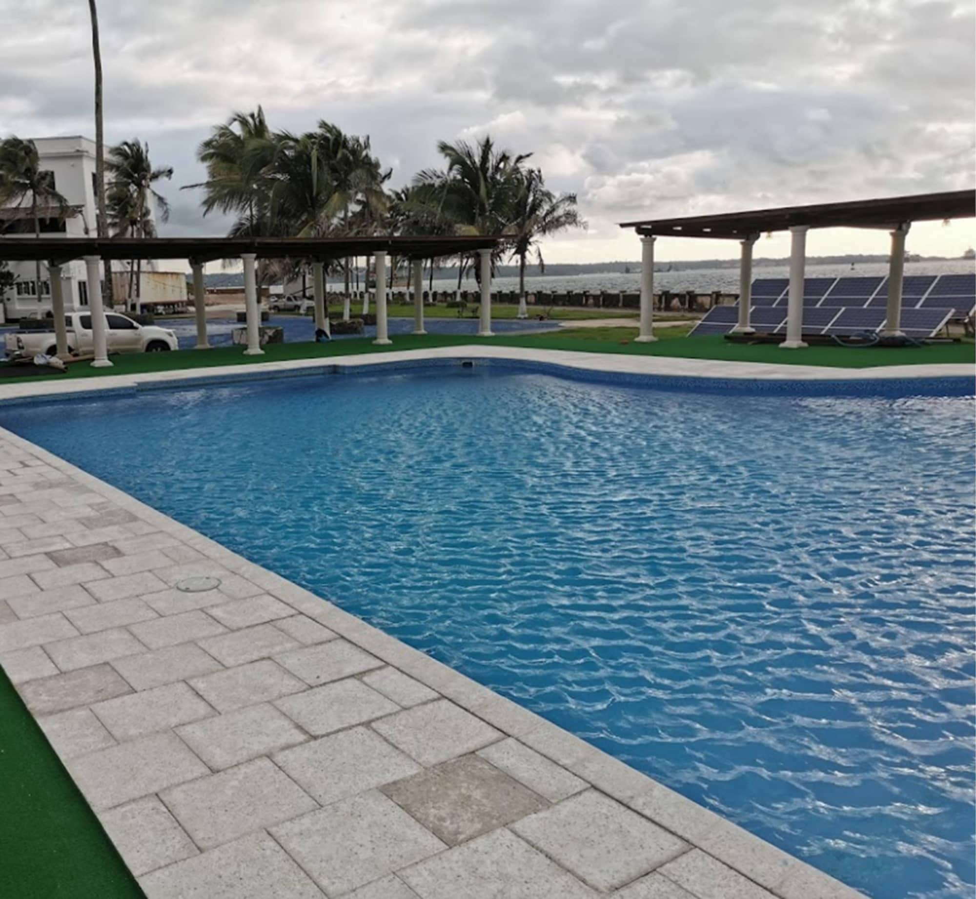 Varios New Washington Hotel