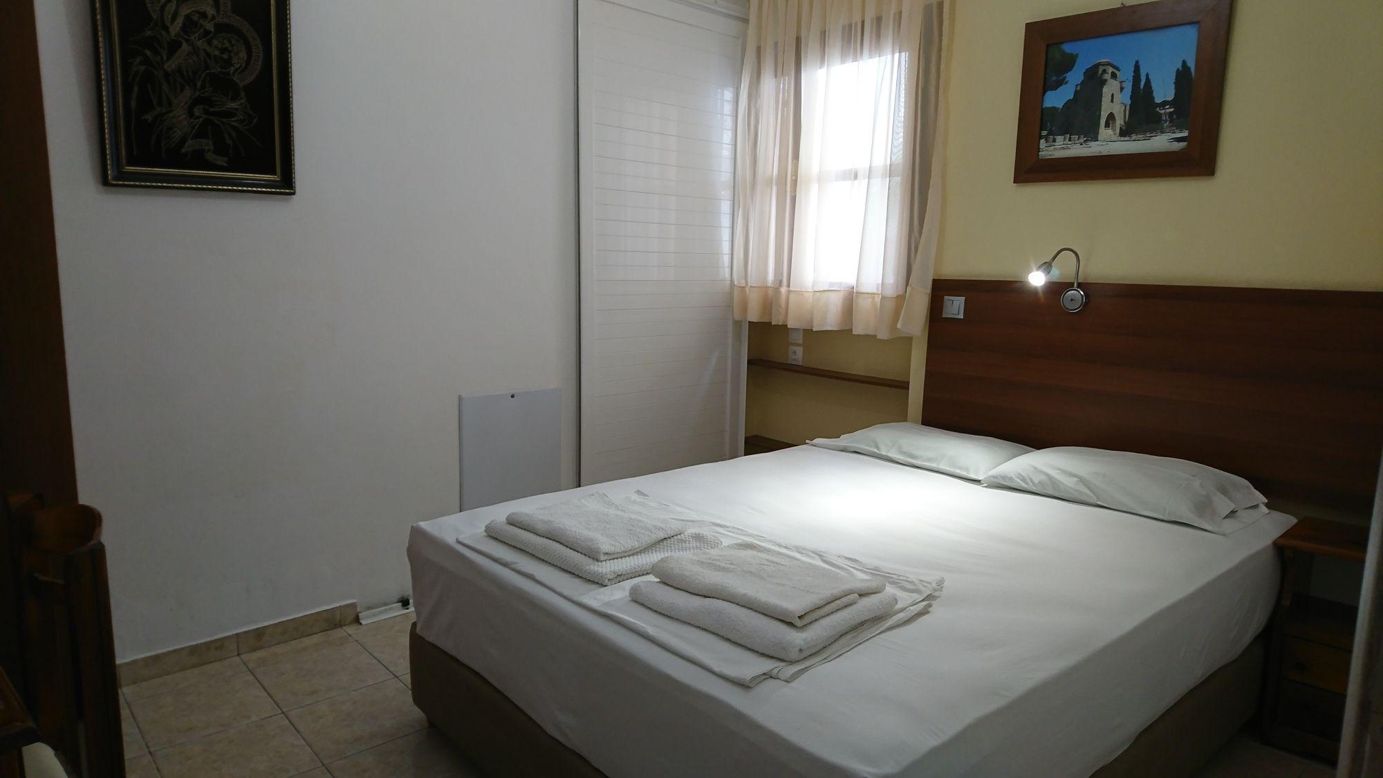 Guest room Eleni Rooms