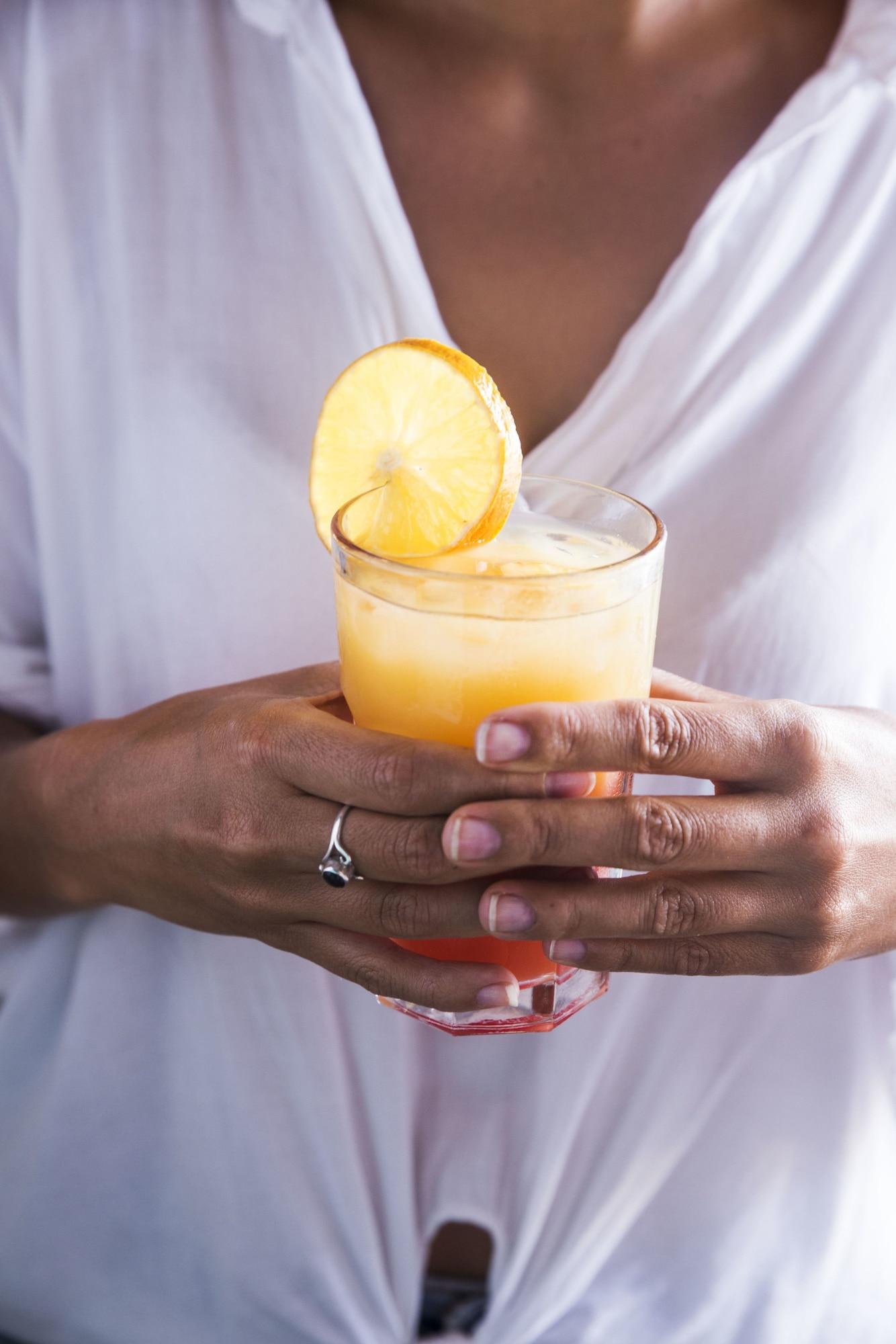 Bar/Salón Small Hope Bay Lodge