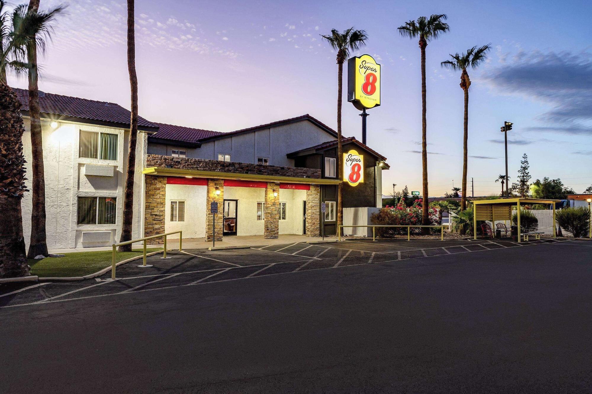 Vista Exterior Super 8 by Wyndham Goodyear/Phoenix Area