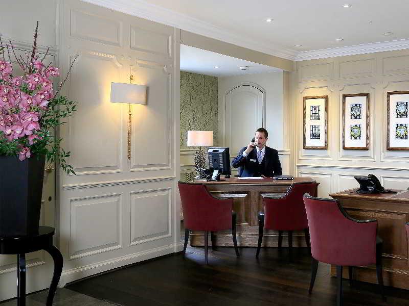 Vista Lobby Macdonald Compleat Angler