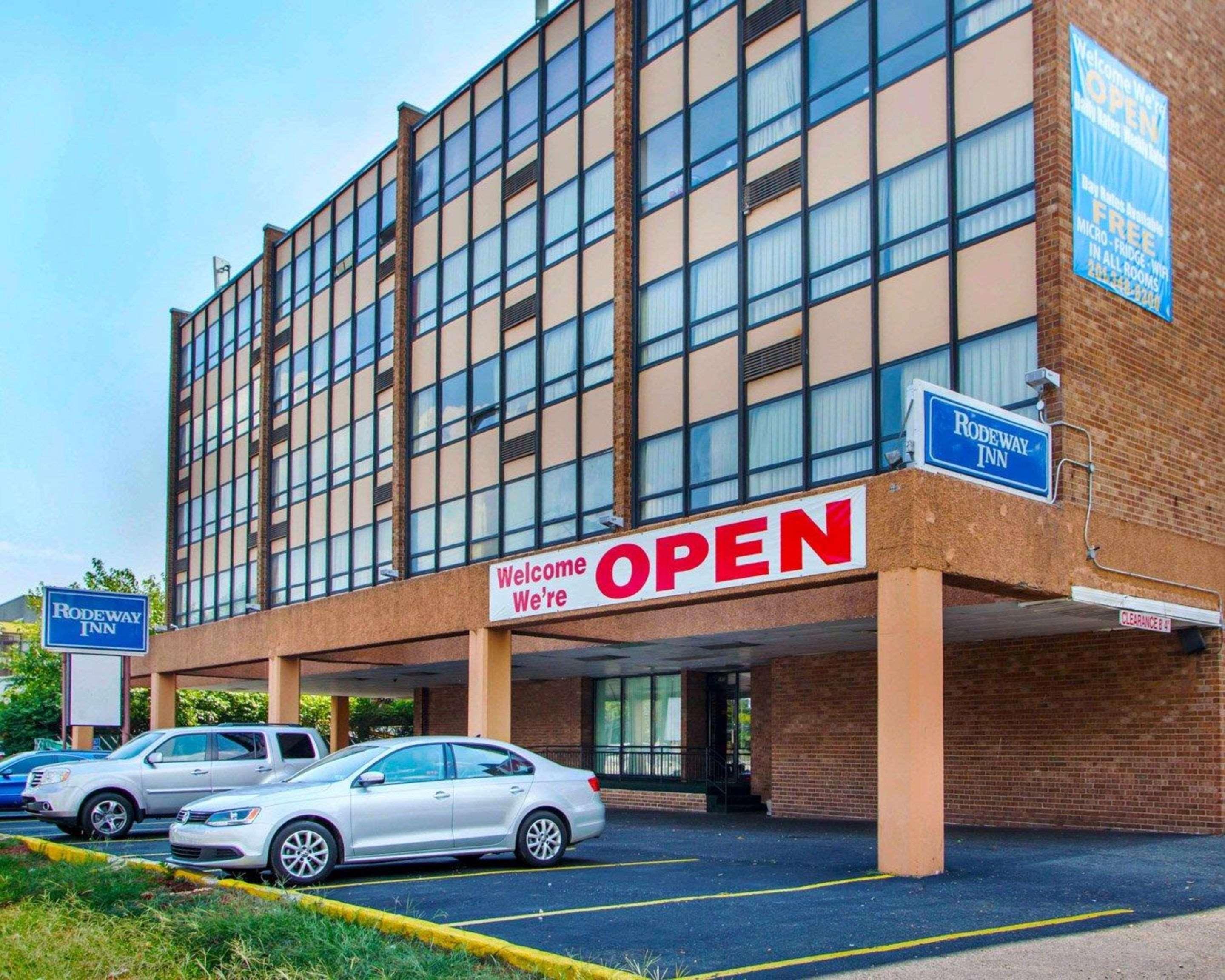 Vista Exterior Rodeway Inn Meadowlands