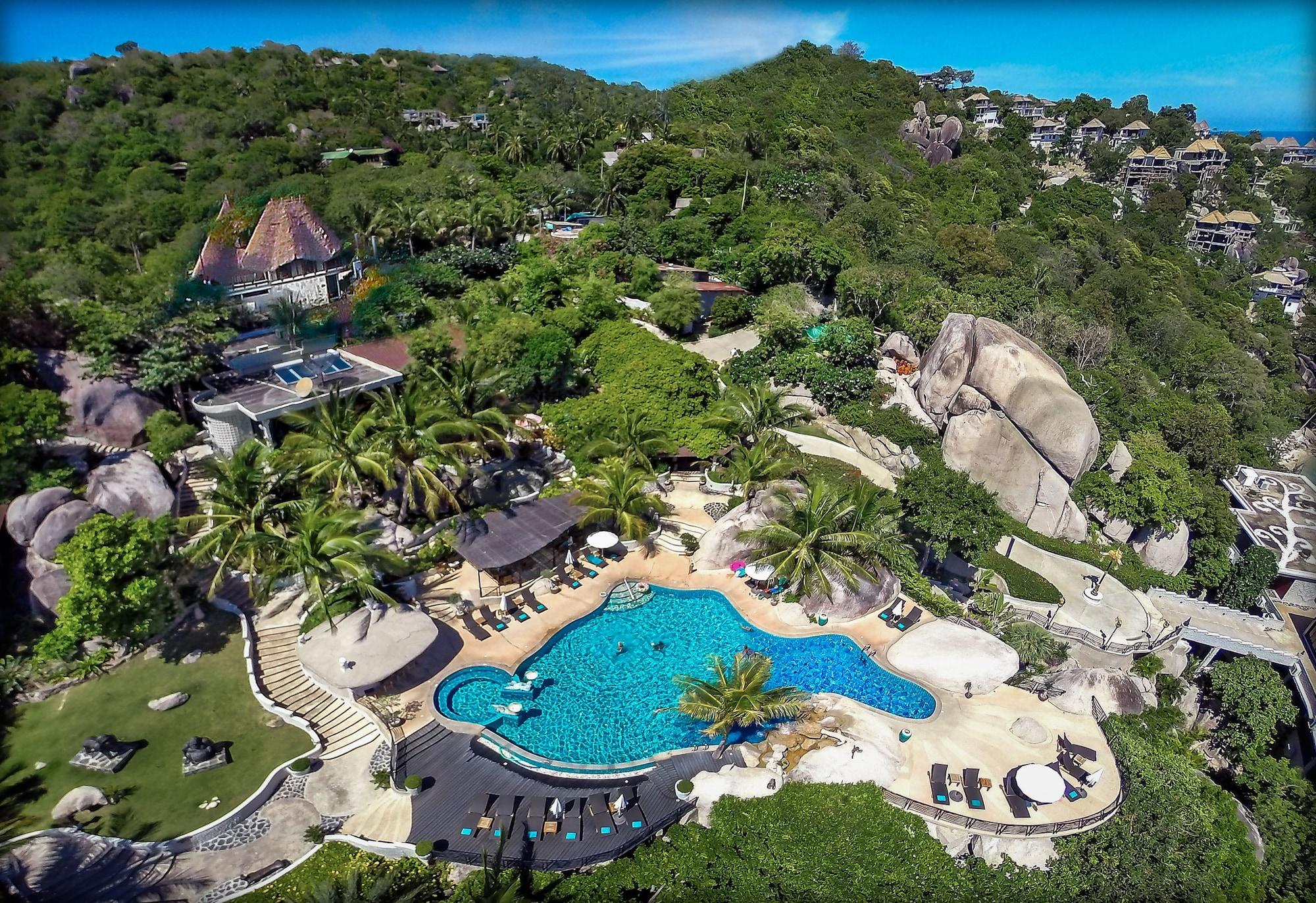 Vista Exterior Jamahkiri Resort & Spa