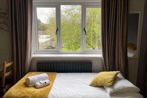 Alojamiento - Hollybush Guest House