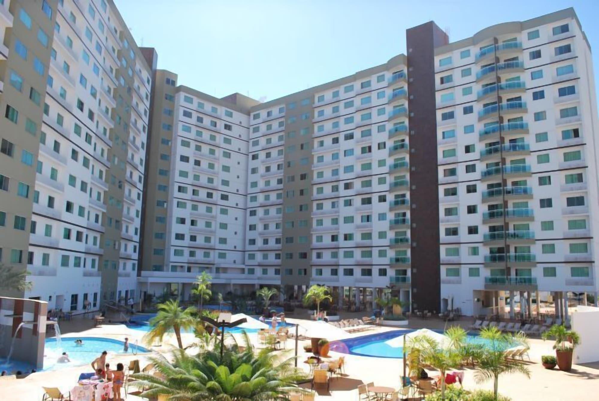 Vista Exterior Riviera Park - Achei Férias