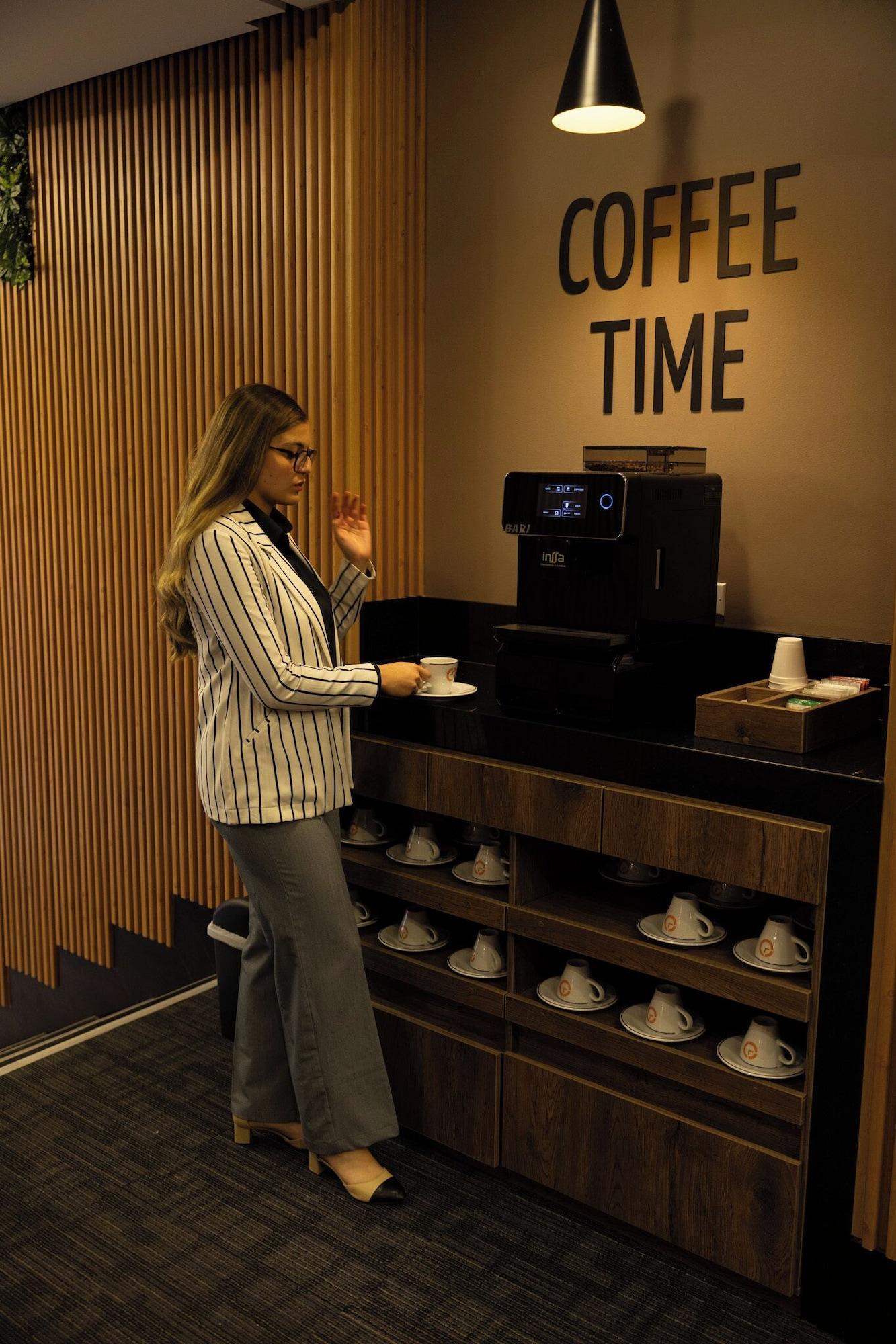 Restaurant Hotel Continental By Hours