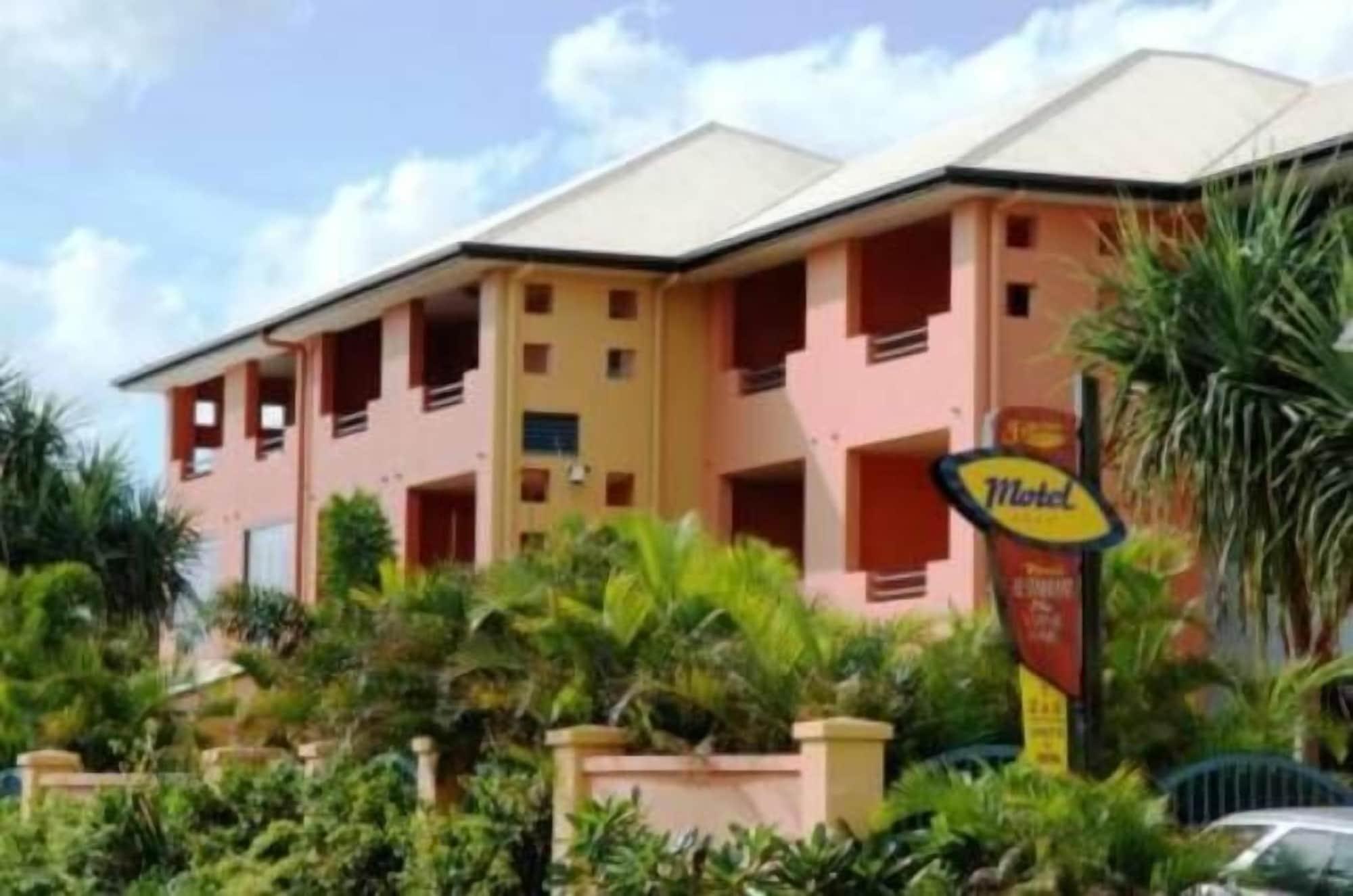 Vista Exterior Kacys Bargara Beach Motel