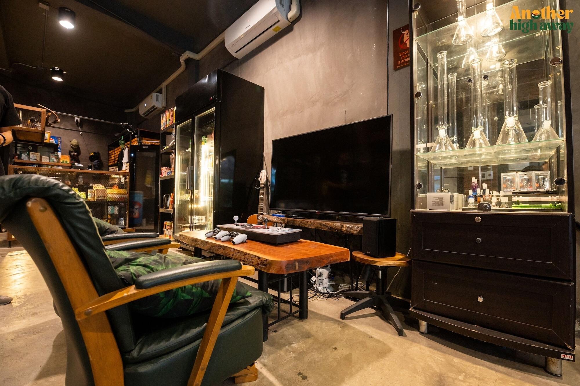 Comodidades del Alojamiento Another High Away Hostel Bangkok