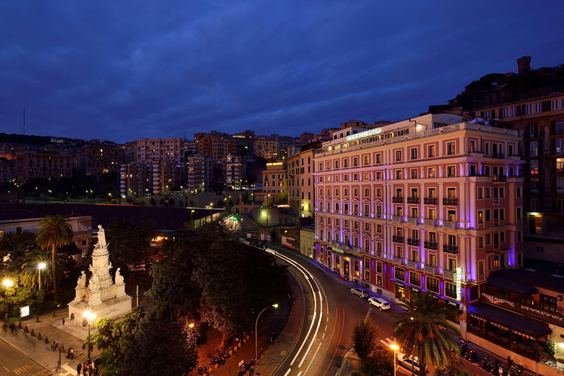 Vista Exterior Grand Hotel Savoia Genova, Curio Collection by Hilton