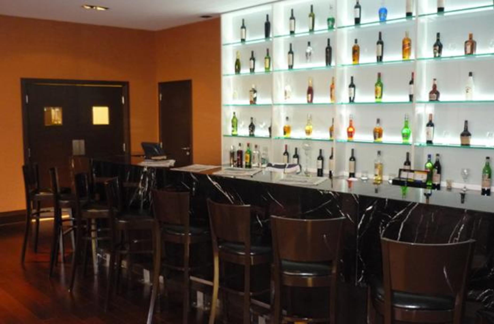 Bar/Salón Howard Johnson Hotel And Casino Formosa