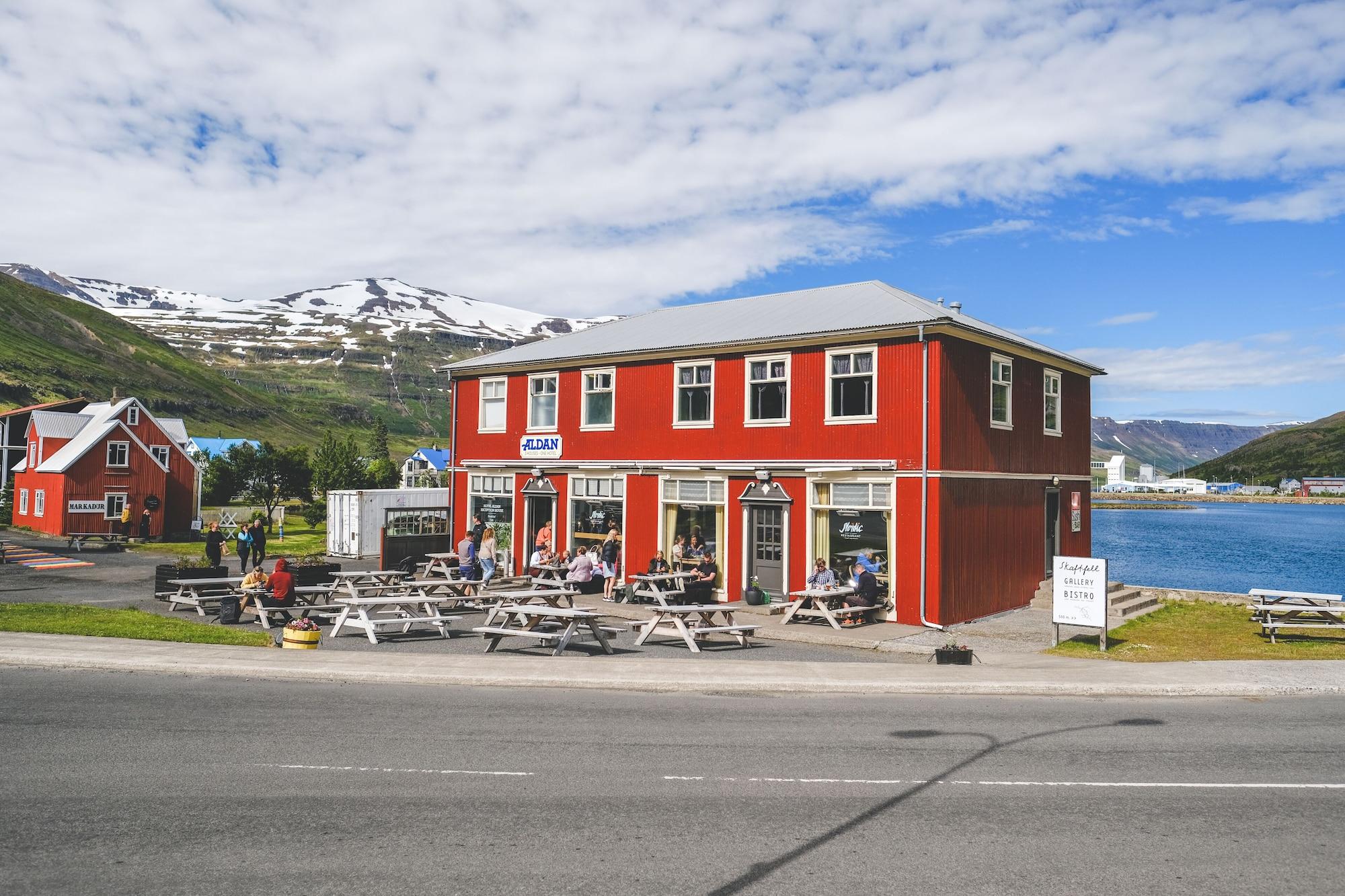 Restaurant Bankinn - Hotel by Aldan