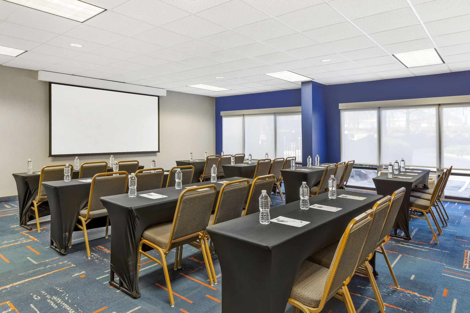 Sala de Reuniones Hampton Inn Mebane