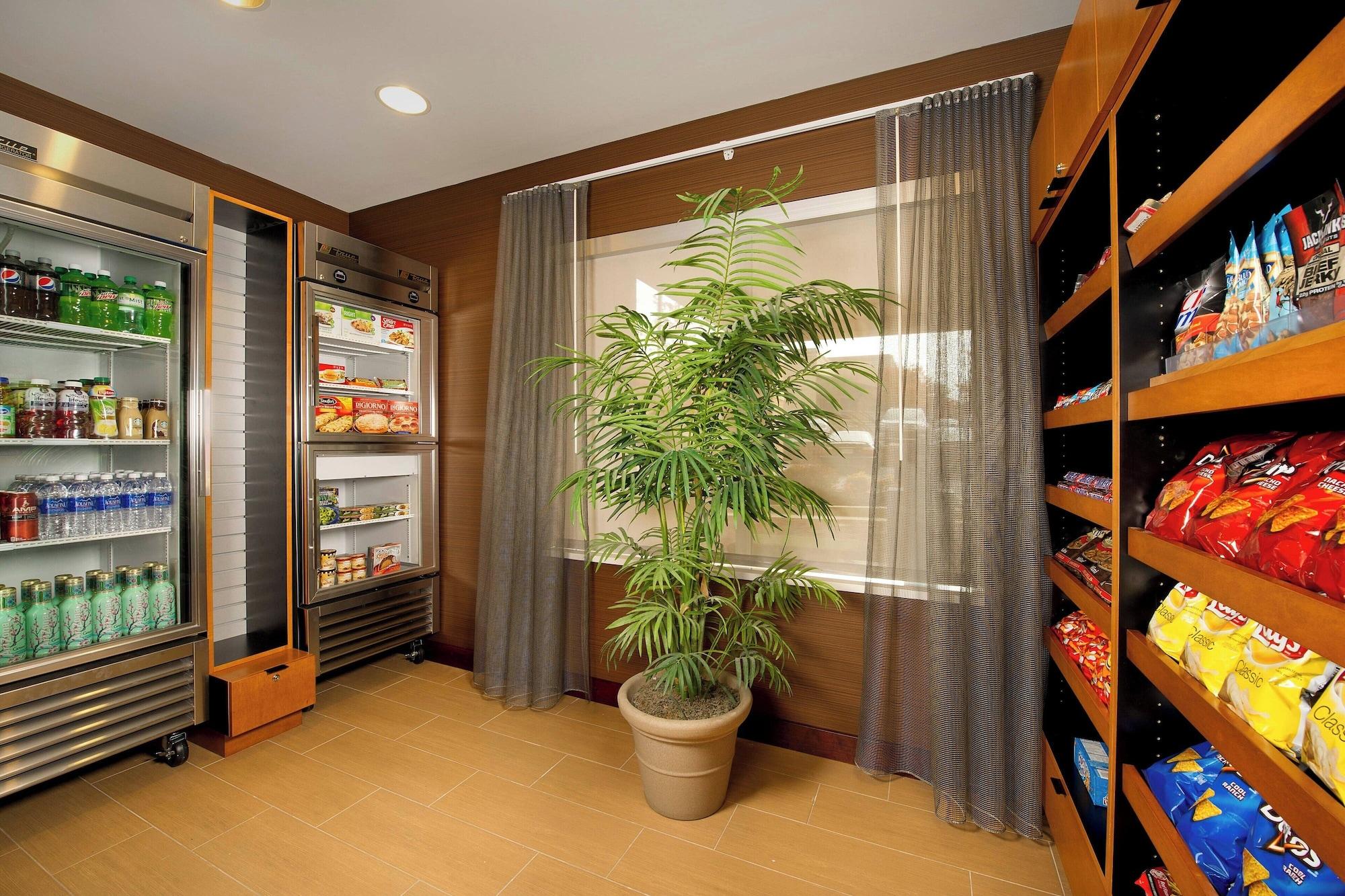 Vista Lobby Fairfield Inn & Suites Germantown Gaithersburg