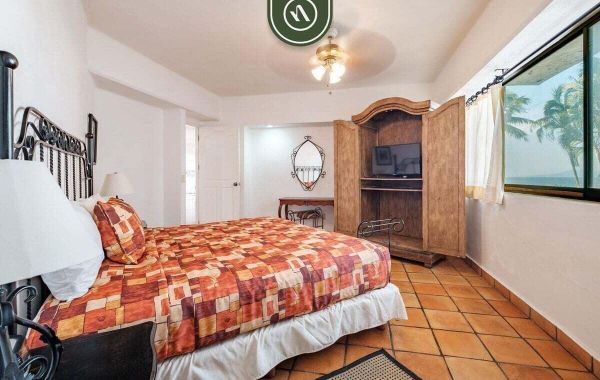 Amazing 2 BR Condo Overlooking the Pool - Romantic Zone - Hoteles en Centro de Puerto Vallarta