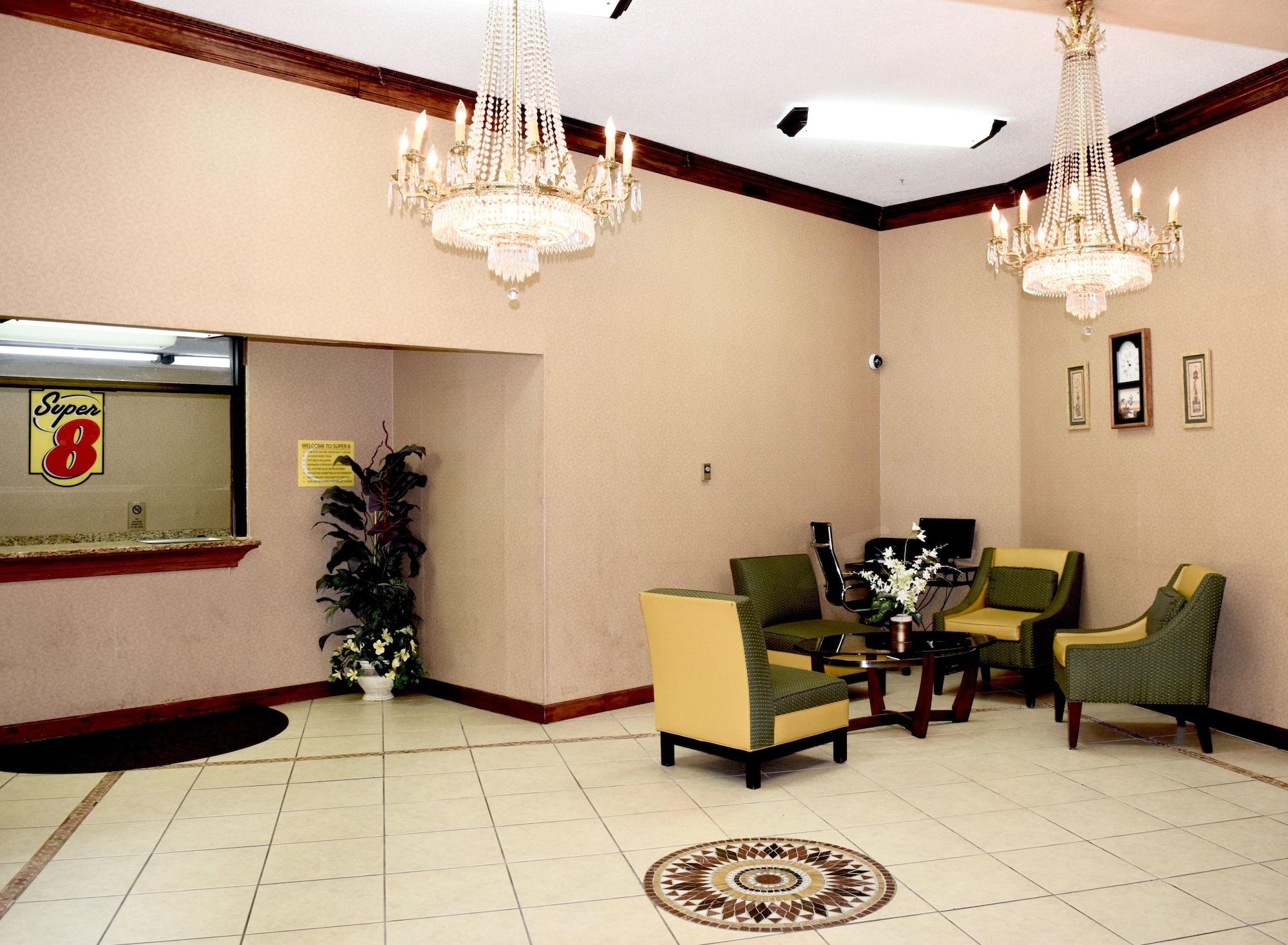 Vista Lobby Super 8 by Wyndham Homewood Birmingham Area