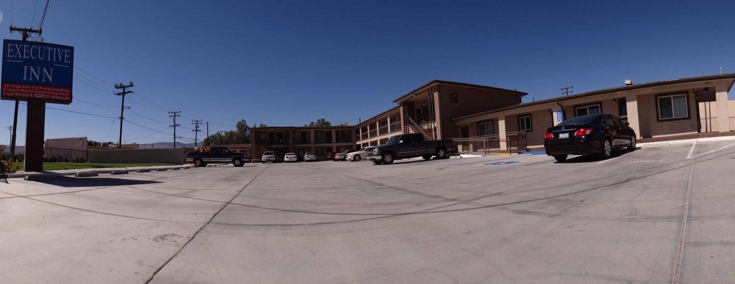 Vista Exterior Executive Inn