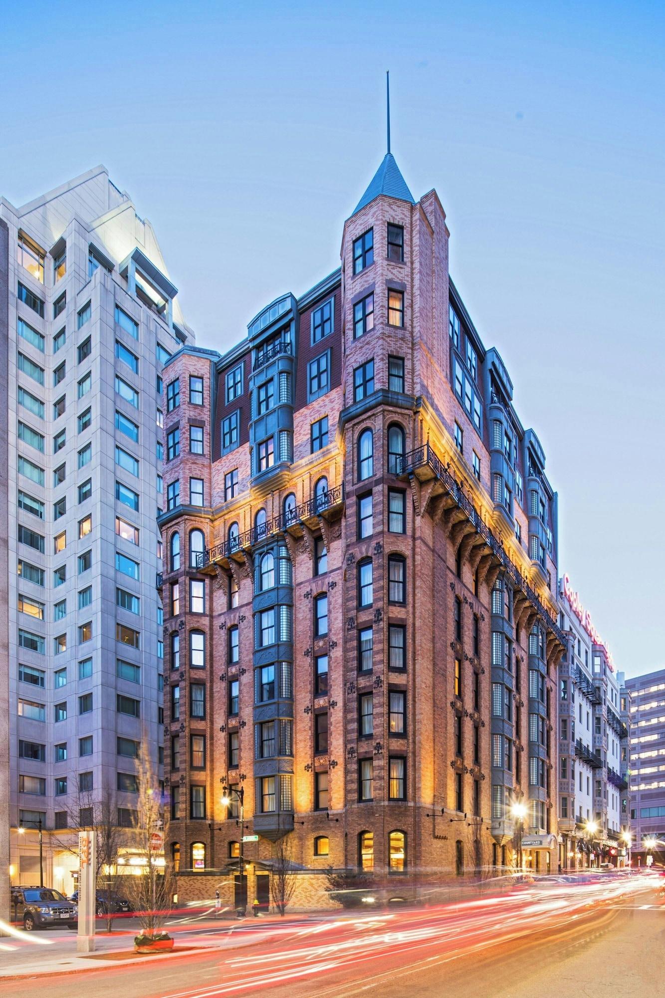 Vista Exterior Courtyard by Marriott Boston Copley Square