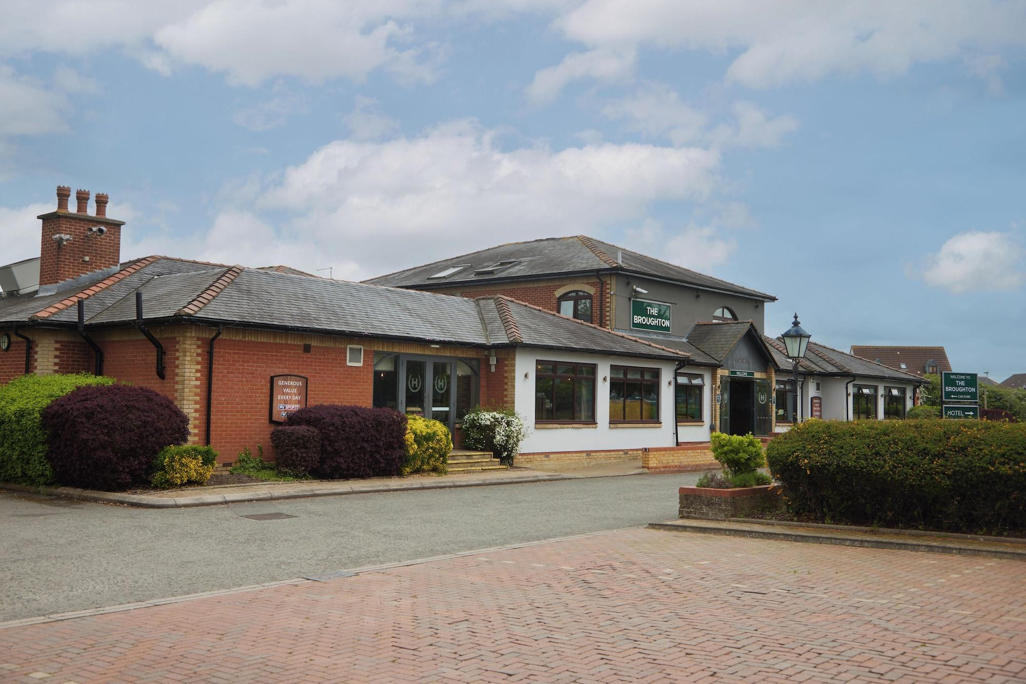 Vista Exterior The Broughton Hotel