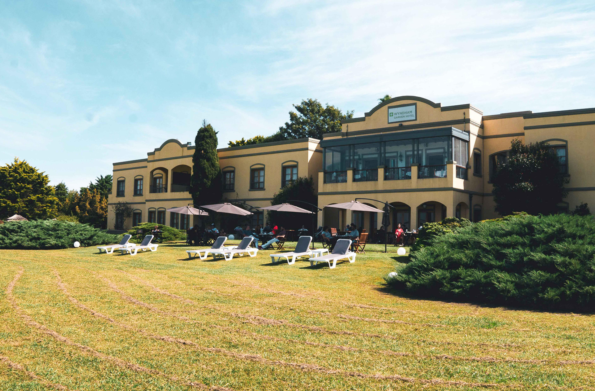 Vista Exterior Wyndham Garden Luján