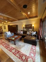 Alquiler Vacacional - Vail Village Luxury Condo-Private Hot Tub, Mountain Views and Walk to Lifts!