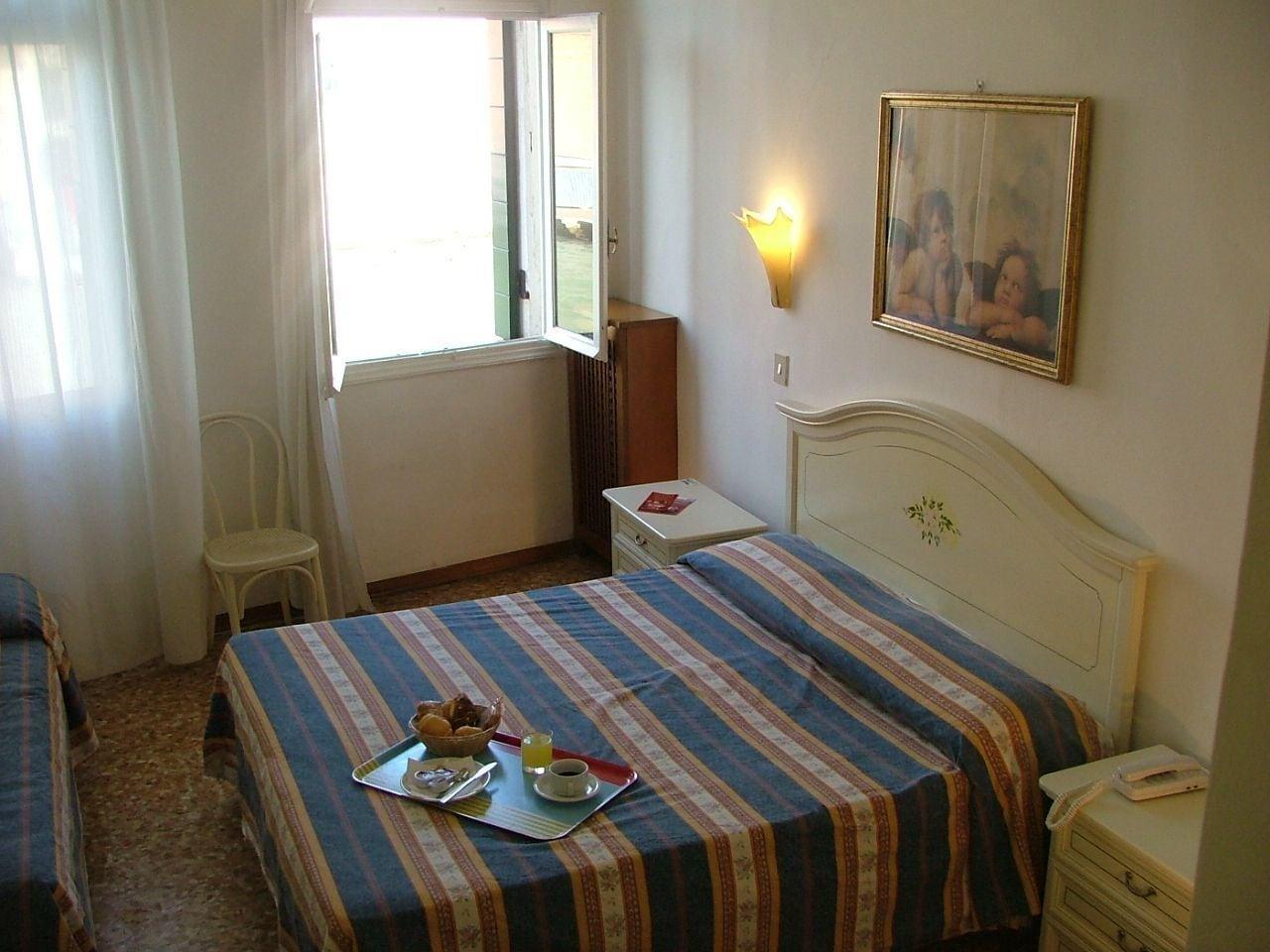 Varios Airone Hotel