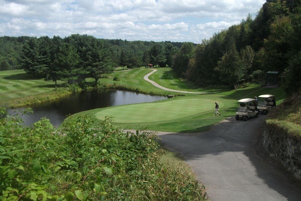 Campo de Golf Kinipi spa nordique et hébergement