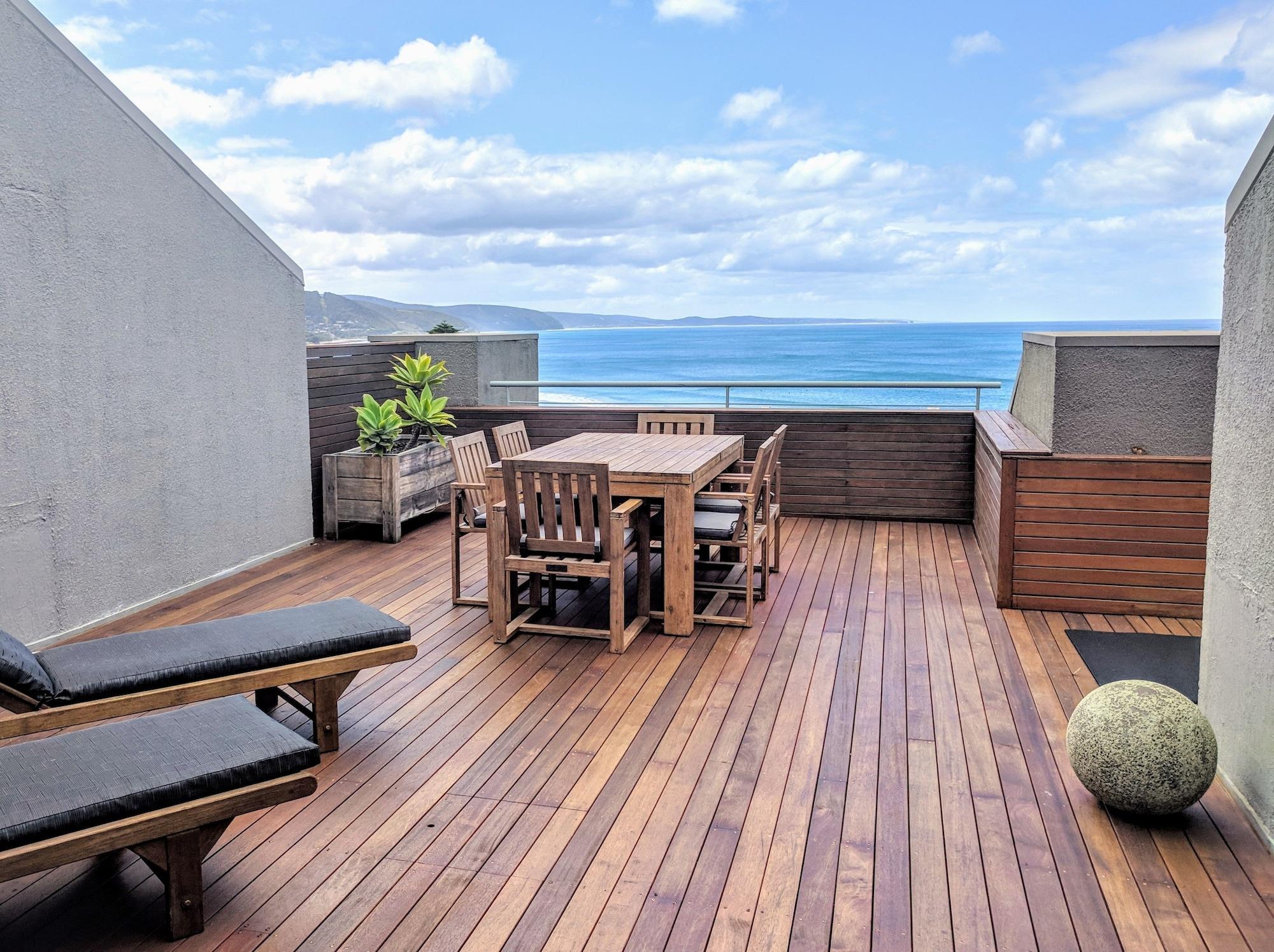 Varios Lorne Beachfront Accommodation