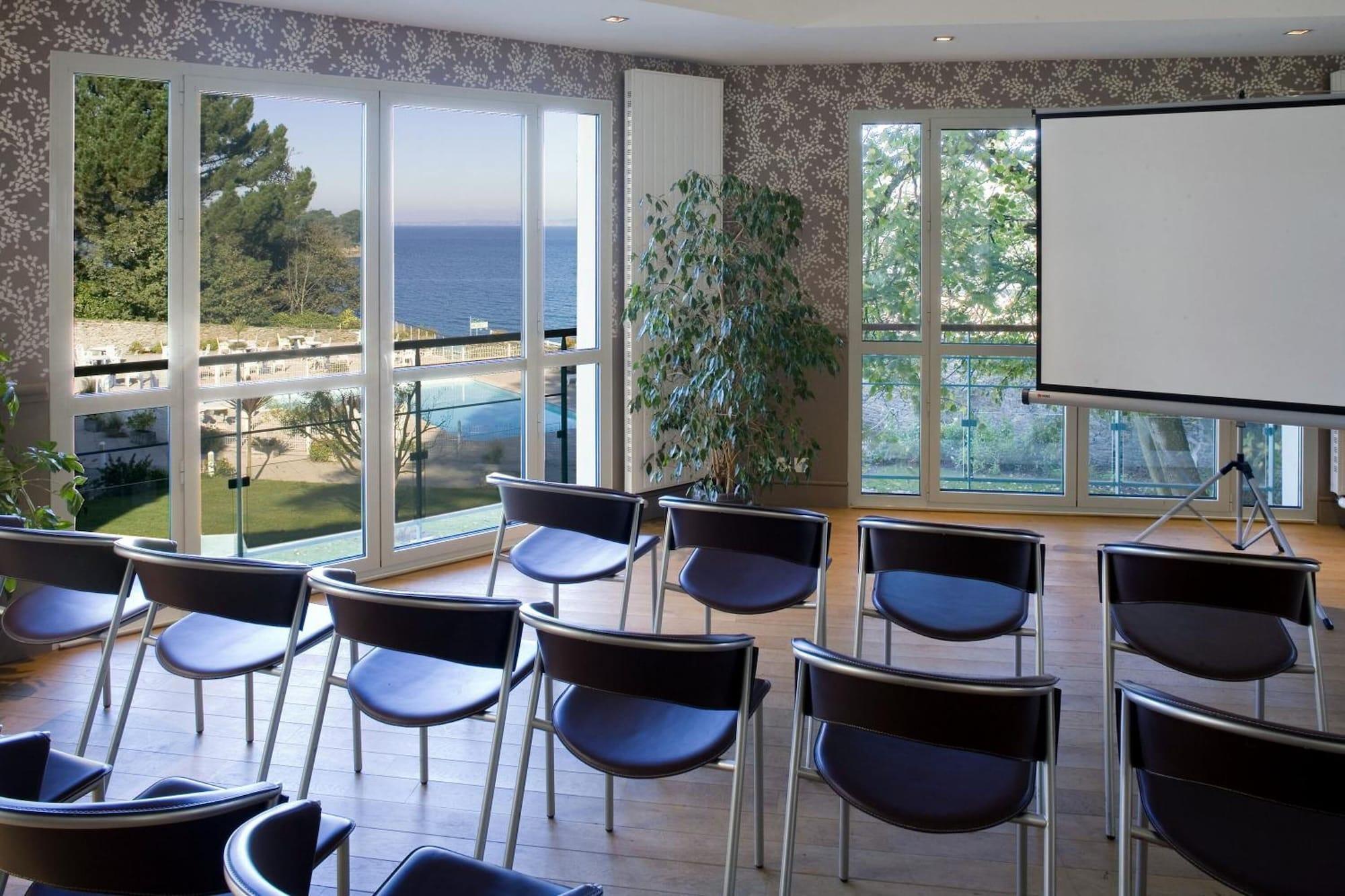Sala de Reuniones Clos de Vallombreuse, The Originals Relais